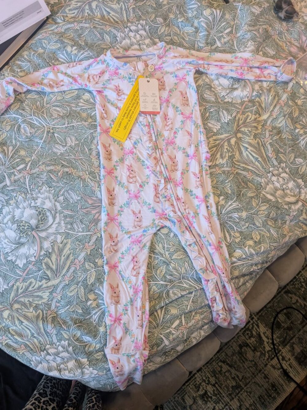 NWT Bums & Roses Ruffle Romper Bunnies - Picture 5 of 6